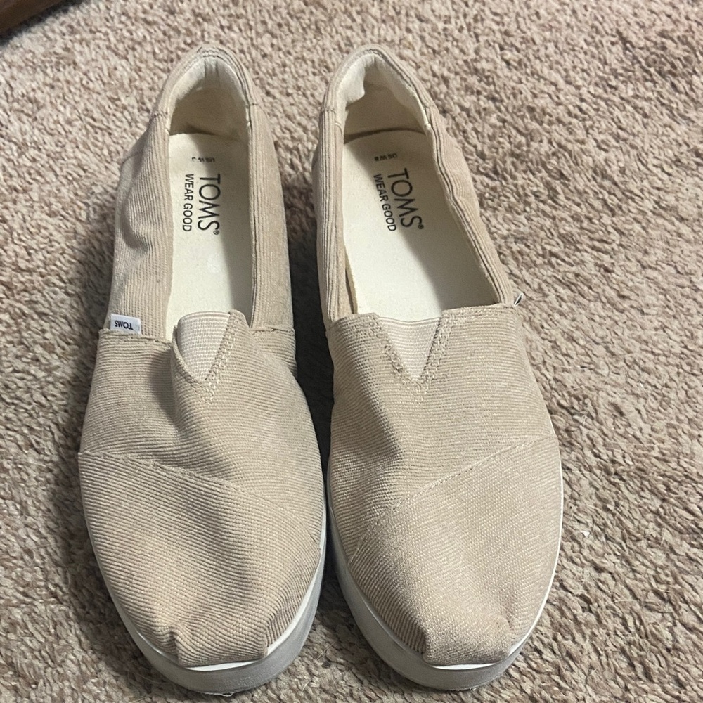 Toms Slip-On Canvas Shoes in Light Beige